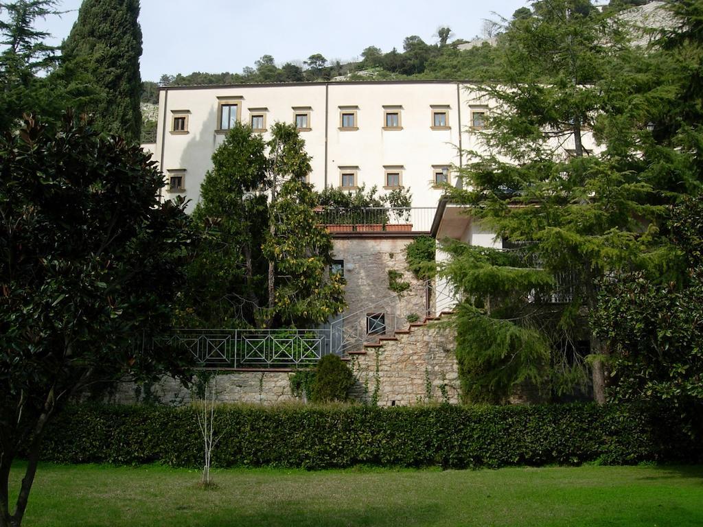 Eremo Hotel Casa Del Sorriso เอริเช ภายนอก รูปภาพ