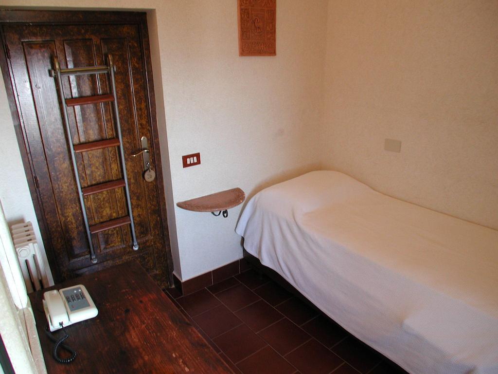 Eremo Hotel Casa Del Sorriso เอริเช ภายนอก รูปภาพ